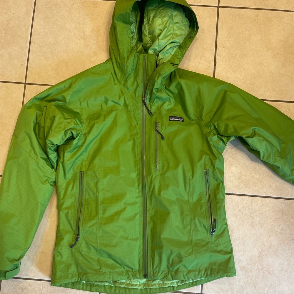 Patagonia Nano Storm Coat barely worn. Great condition